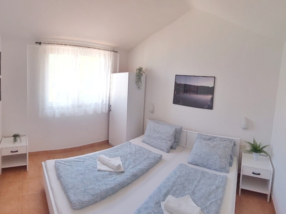 Šolta, Nečujam, 4-sobni Apartman 51 m2