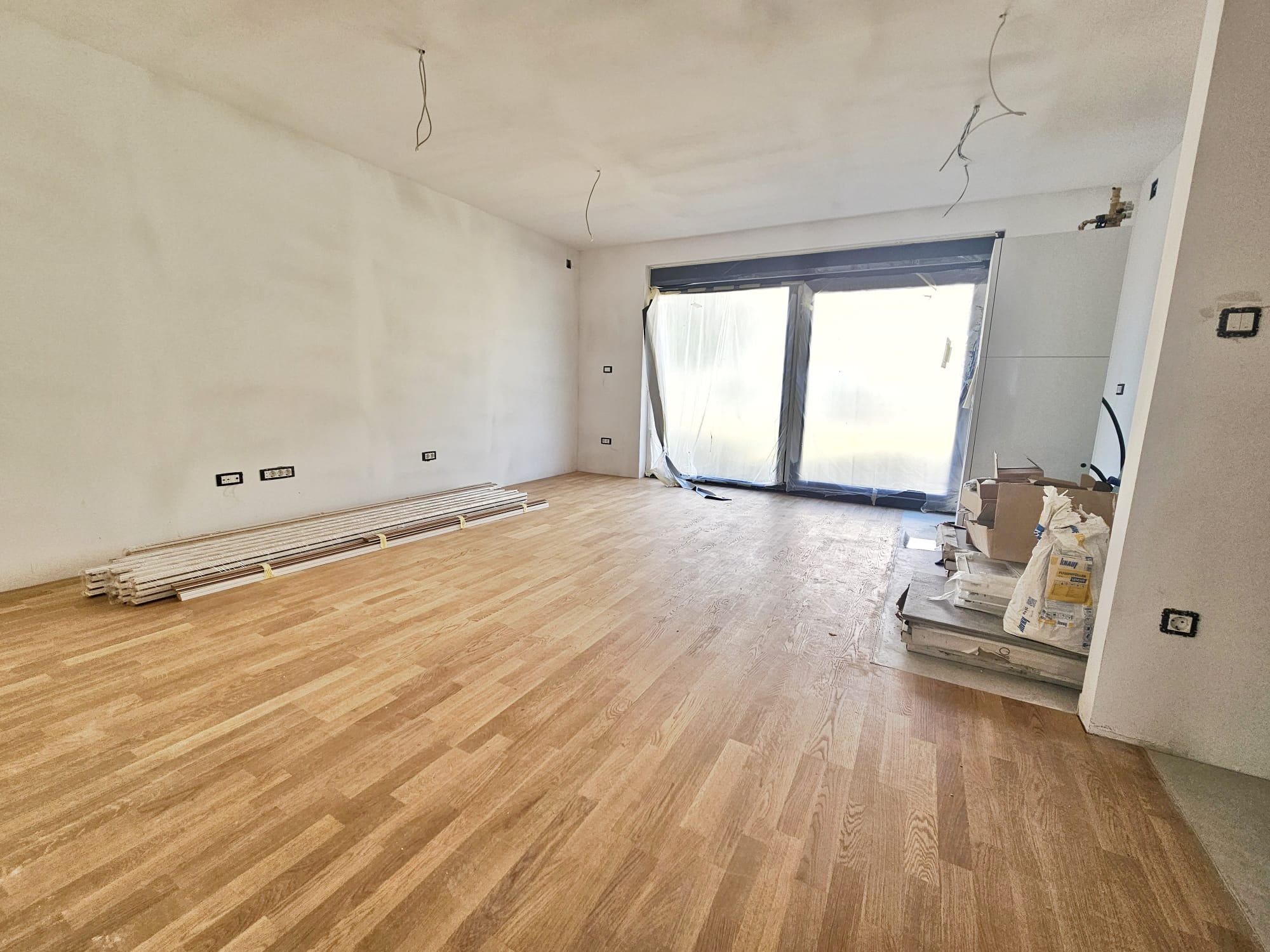 Zagreb, Gračani, Luksuzni trosobni stan, 84.41 m2, Garažno mjesto, Vrt