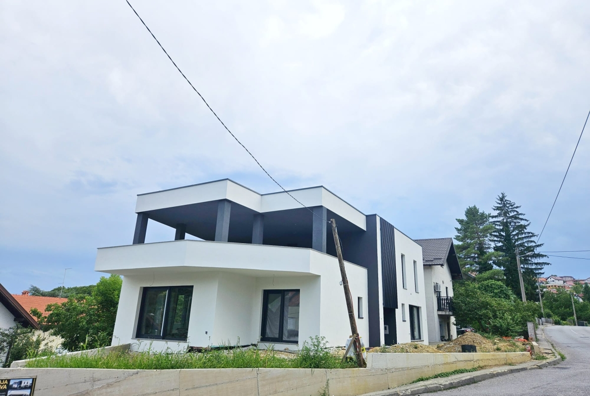 Zagreb, Gračani, Luksuzni trosobni stan, 84.41 m2, Garažno mjesto, Vrt