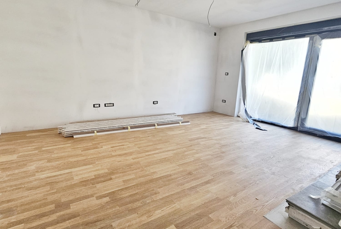 Zagreb, Gračani, Luksuzni trosobni stan, 84.41 m2, Garažno mjesto, Vrt