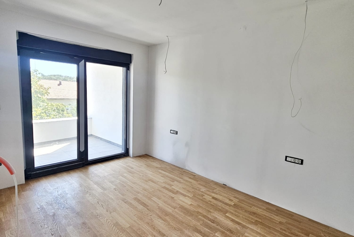Zagreb, Gračani, Luksuzni trosobni stan, 84.41 m2, Garažno mjesto, Vrt