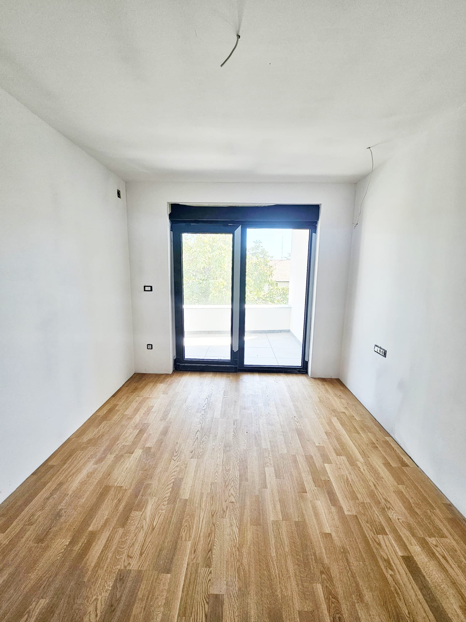 Zagreb, Gračani, Luksuzni trosobni stan, 84.41 m2, Garažno mjesto, Vrt