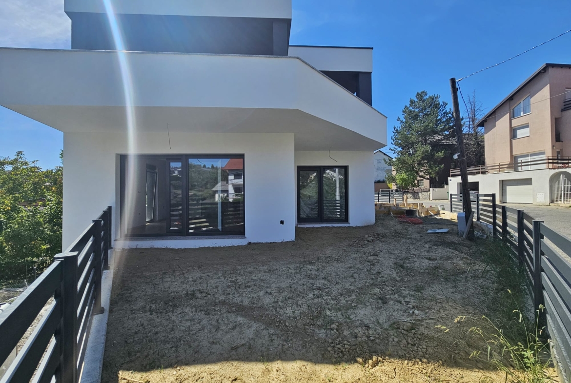 Zagreb, Gračani, Luksuzni trosobni stan, 102.35 m2, 2 Garažna mjesta, Vrt
