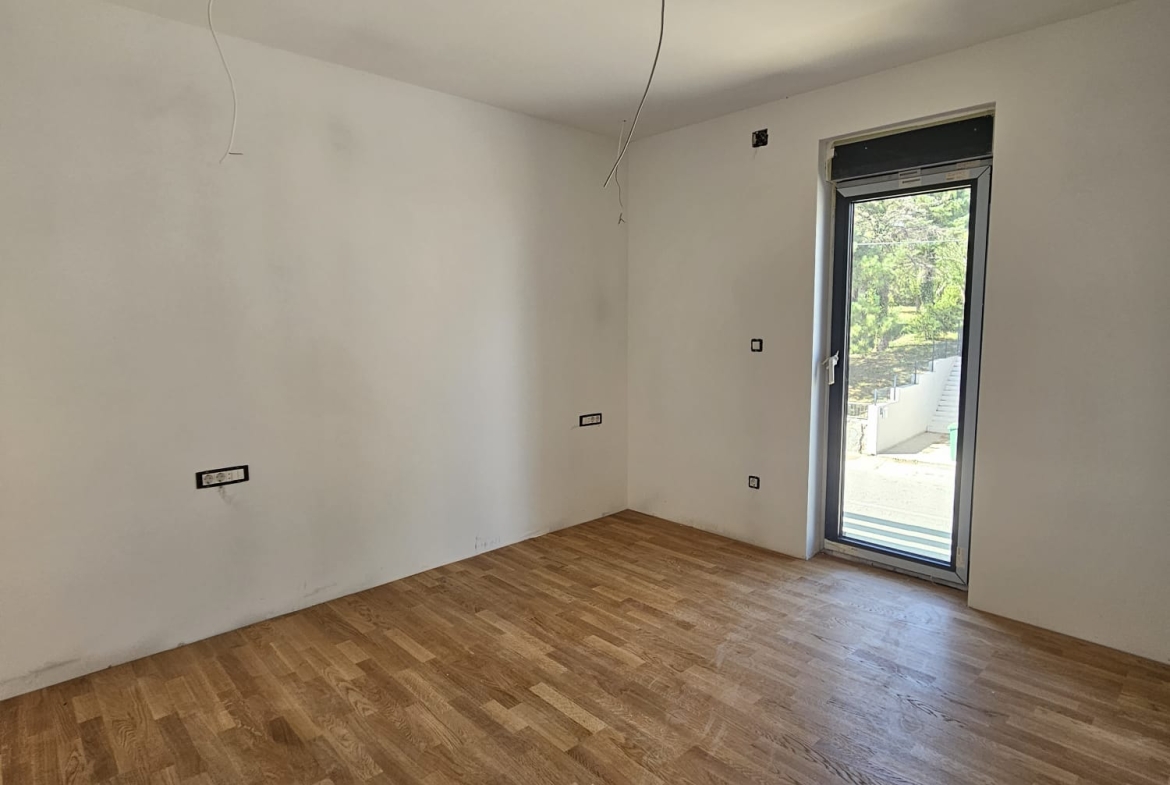 Zagreb, Gračani, Luksuzni četverosobni stan, 136.58 m2, 2 Garažna mjesta, Vrt