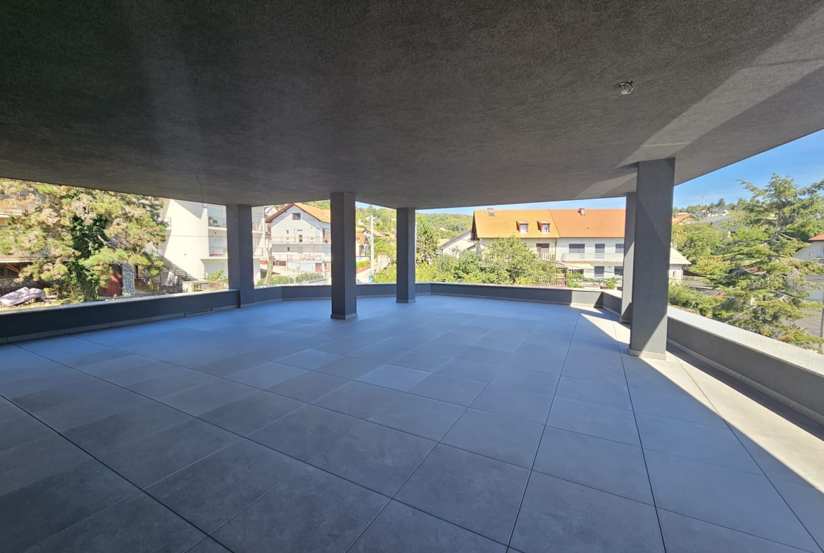 Zagreb, Gračani, Luksuzni četverosobni stan, 136.58 m2, 2 Garažna mjesta, Vrt