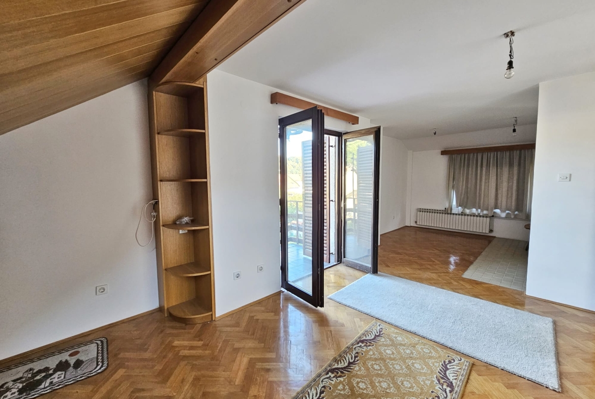Zagreb, Gračani, Kuća 95 m2, Garaža, Okućnica, Spremište