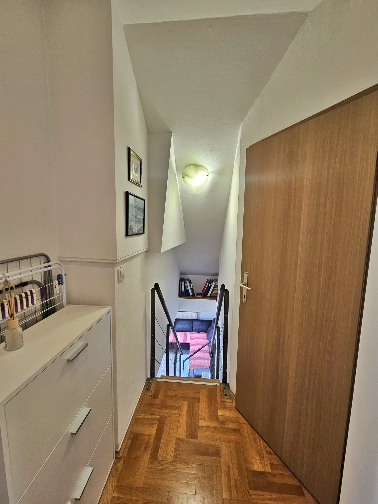 Velika Gorica, Četverosoban stan, 70 m2, Parkirno mjesto, Ostava 14 m2
