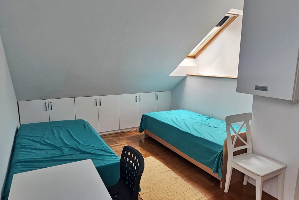 Velika Gorica, Četverosoban stan, 70 m2, Parkirno mjesto, Ostava 14 m2