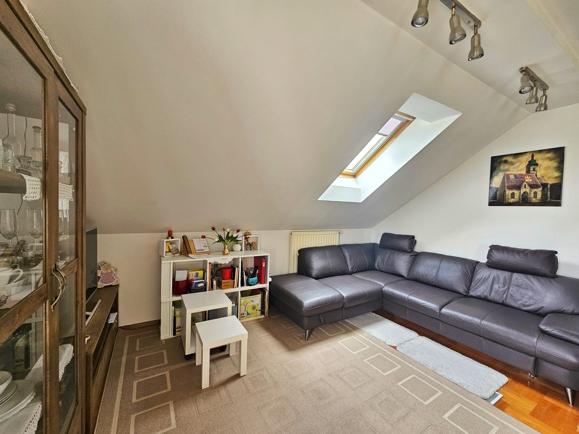 Velika Gorica, Četverosoban stan, 70 m2, Parkirno mjesto, Ostava 14 m2