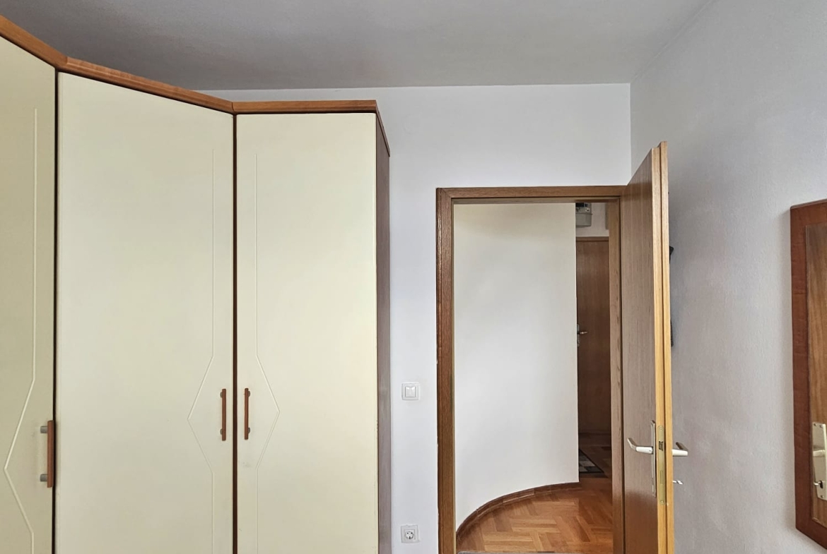 Velika Gorica, Četverosoban stan, 70 m2, Parkirno mjesto, Ostava 14 m2
