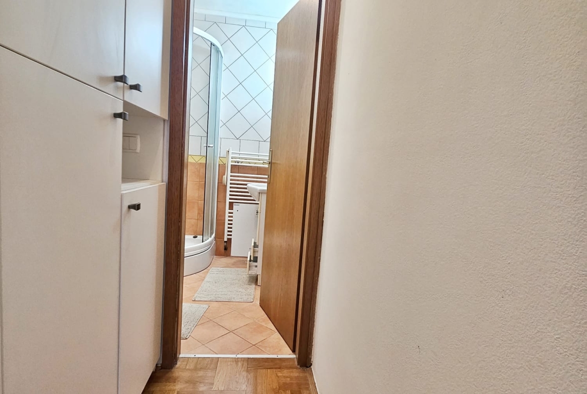 Velika Gorica, Četverosoban stan, 70 m2, Parkirno mjesto, Ostava 14 m2