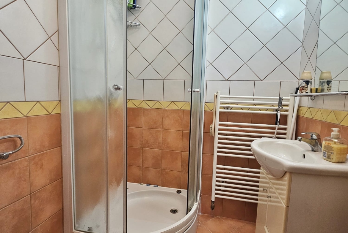 Velika Gorica, Četverosoban stan, 70 m2, Parkirno mjesto, Ostava 14 m2