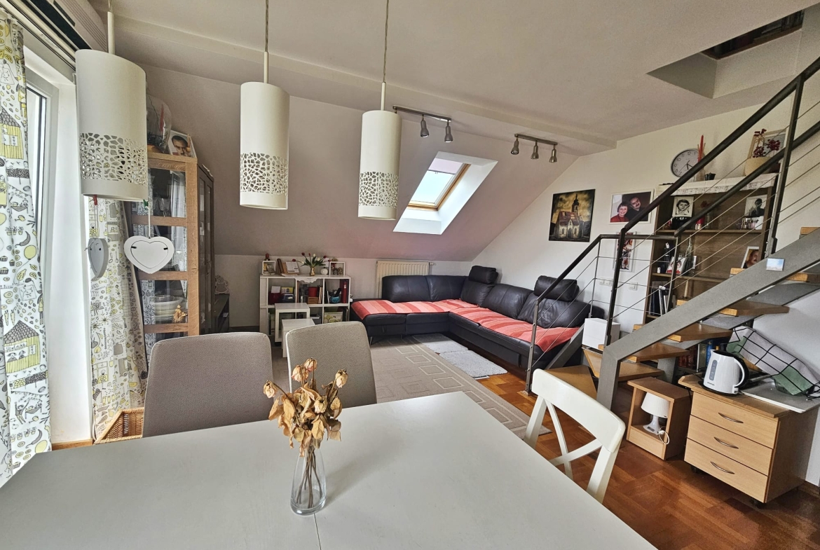 Velika Gorica, Četverosoban stan, 70 m2, Parkirno mjesto, Ostava 14 m2