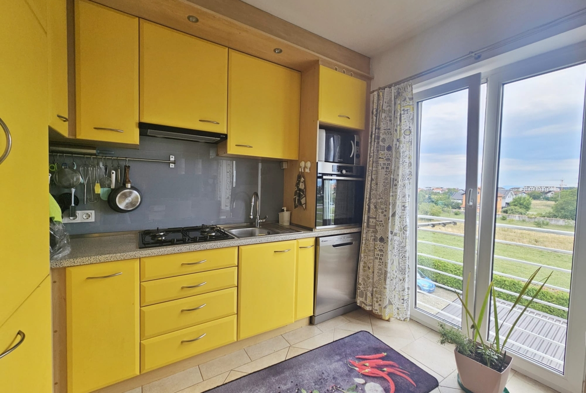 Velika Gorica, Četverosoban stan, 70 m2, Parkirno mjesto, Ostava 14 m2