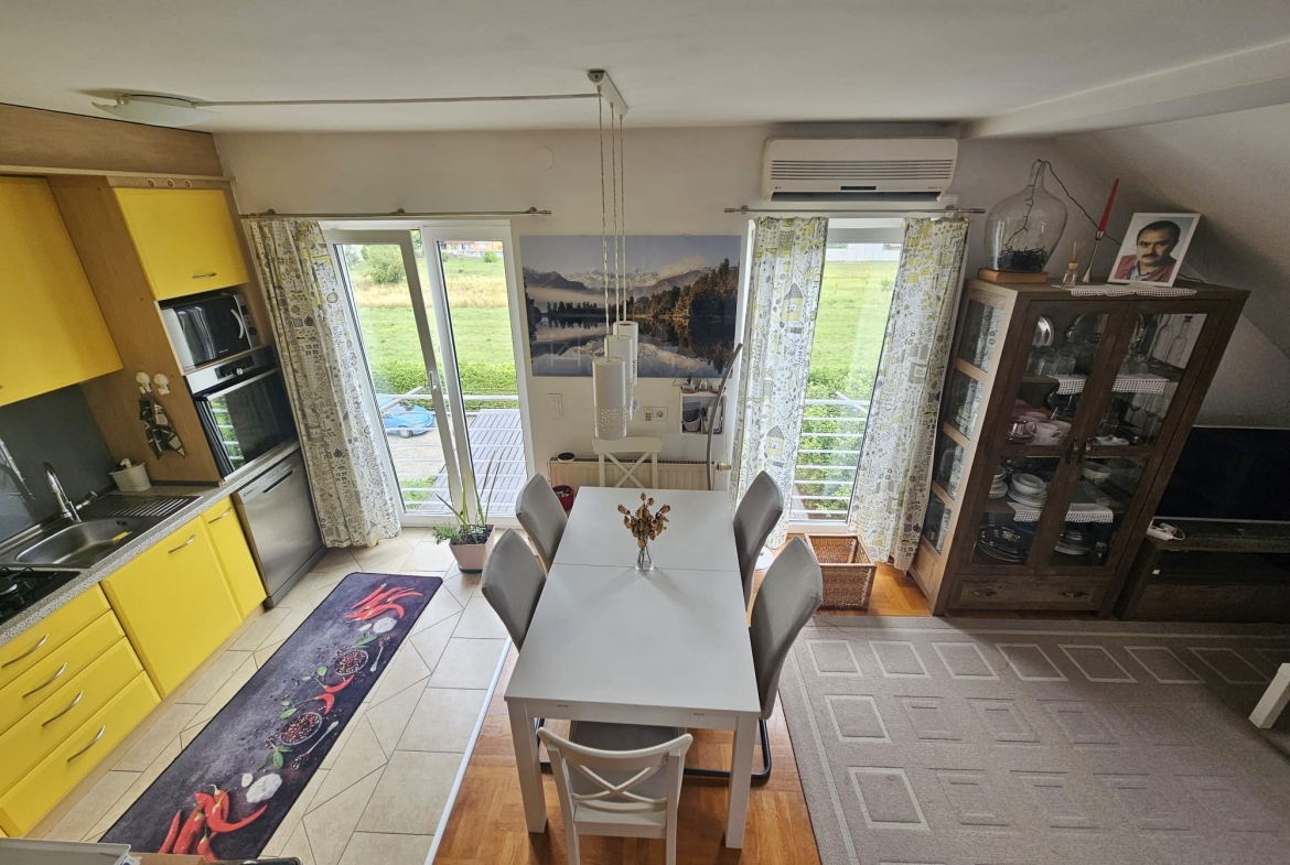 Velika Gorica, Četverosoban stan, 70 m2, Parkirno mjesto, Ostava 14 m2
