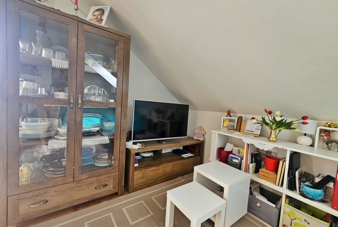Velika Gorica, Četverosoban stan, 70 m2, Parkirno mjesto, Ostava 14 m2