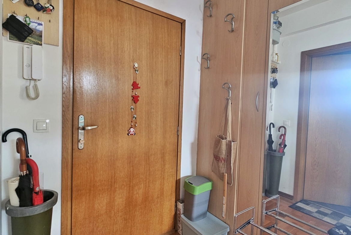 Velika Gorica, Četverosoban stan, 70 m2, Parkirno mjesto, Ostava 14 m2