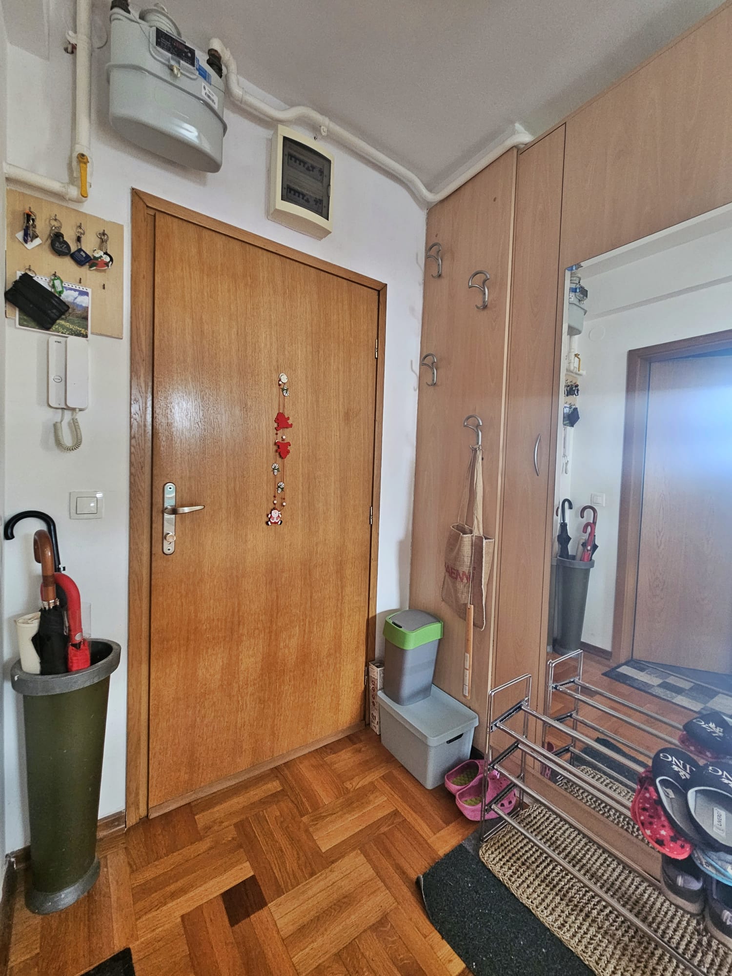 Velika Gorica, Četverosoban stan, 70 m2, Parkirno mjesto, Ostava 14 m2