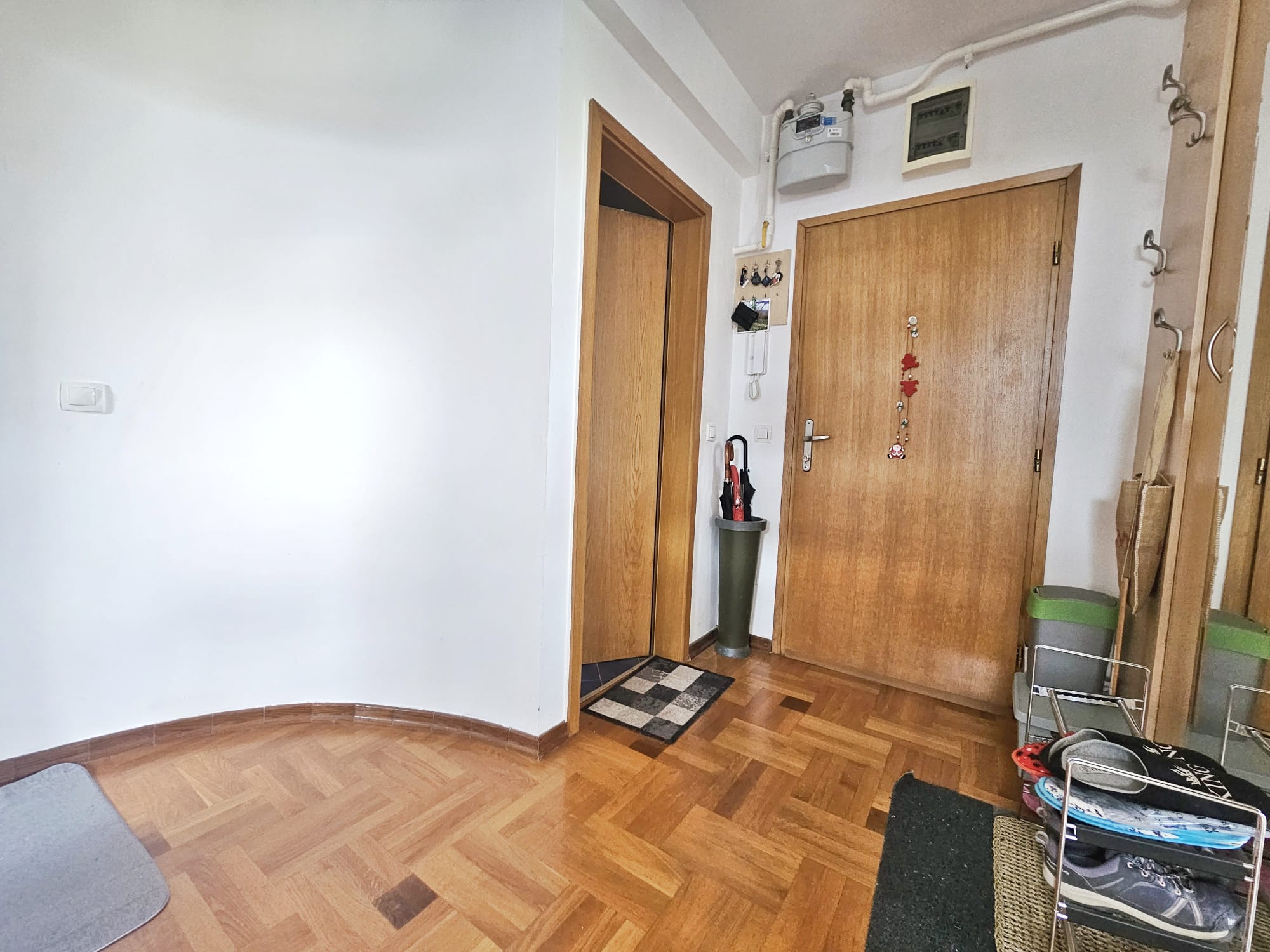 Velika Gorica, Četverosoban stan, 70 m2, Parkirno mjesto, Ostava 14 m2