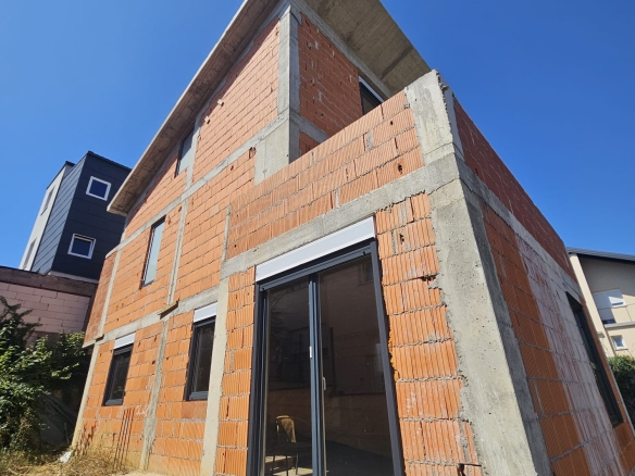 Zagreb, Lašćina, Trosoban stan, 55 m2, Garaža, Vrt