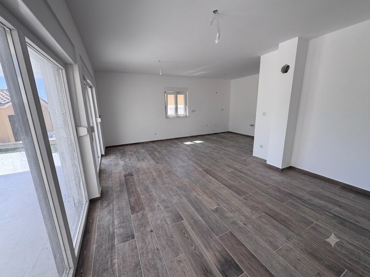 Pag, Mandre, luksuzni apartman s vlastitim bazenom, 110m2