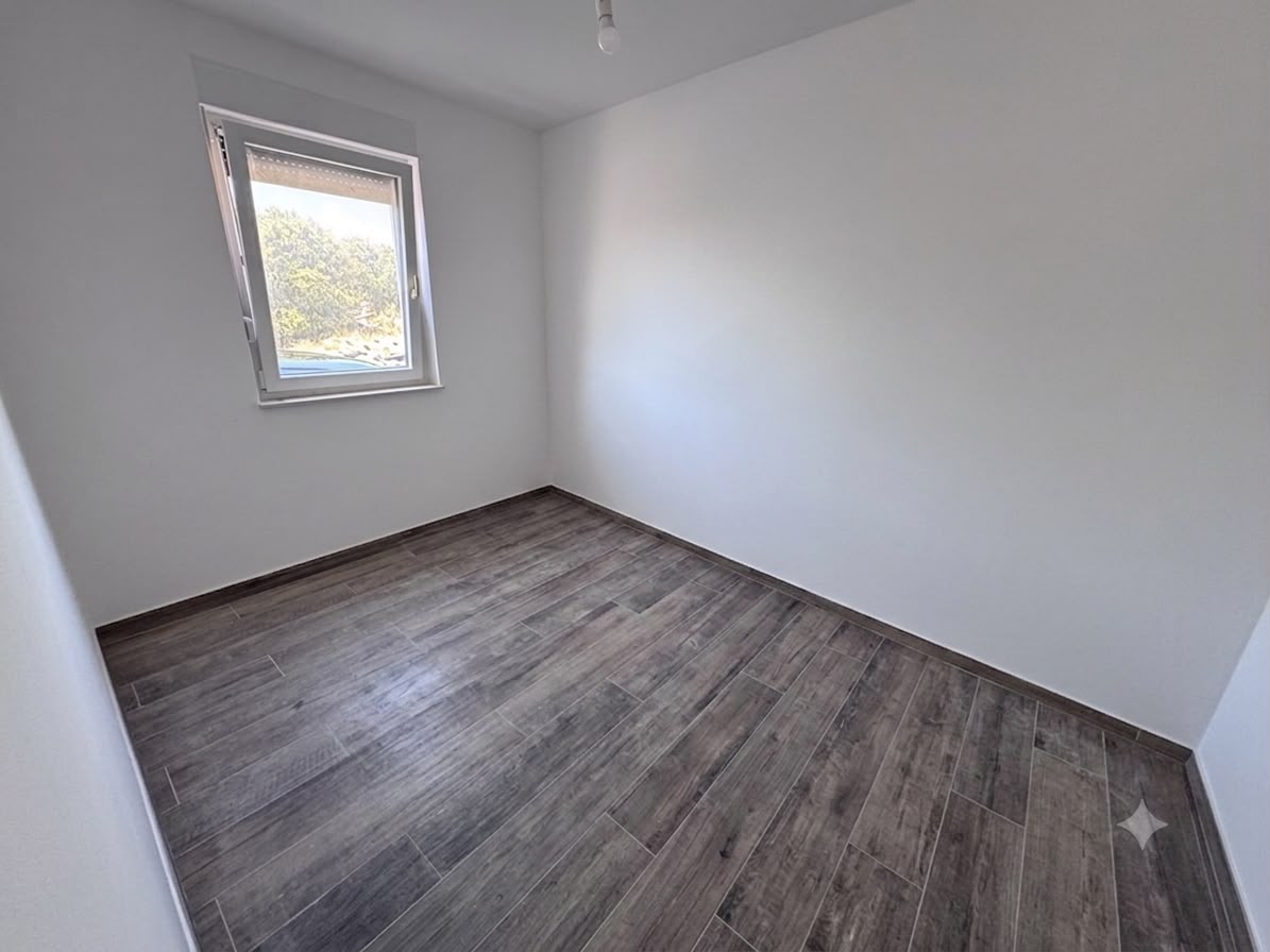 Pag, Mandre, luksuzni apartman s vlastitim bazenom, 110m2