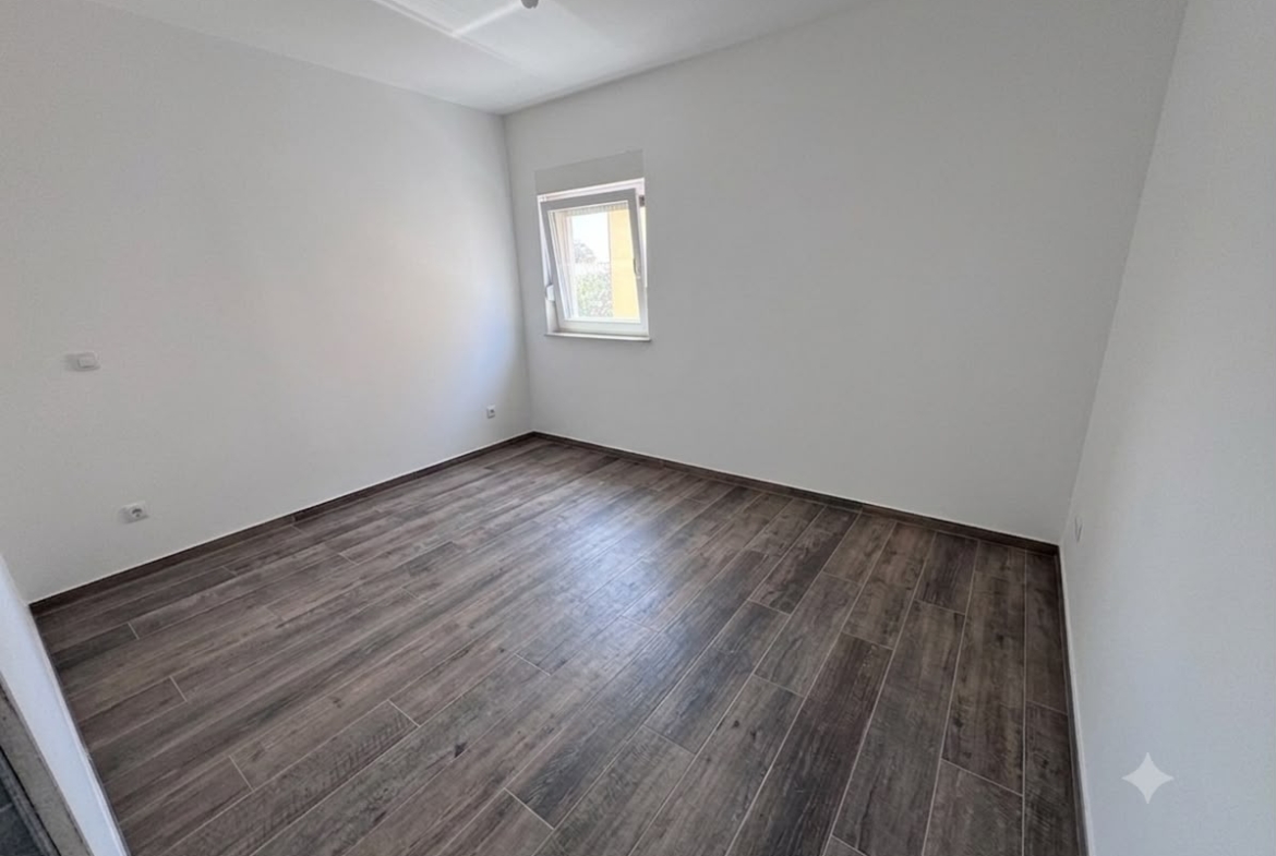 Pag, Mandre, luksuzni apartman s vlastitim bazenom, 110m2