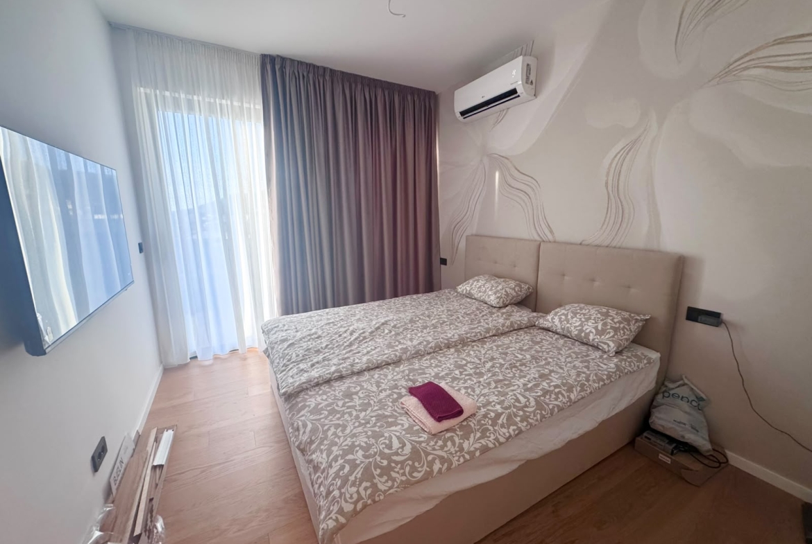 Stara Novalja, drugi kat, skoro 40 kvadrata balkona
