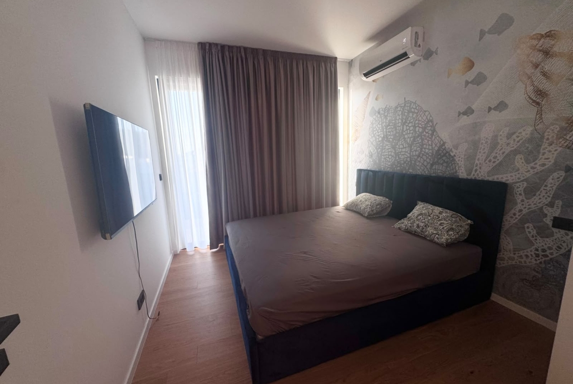Stara Novalja, drugi kat, skoro 40 kvadrata balkona