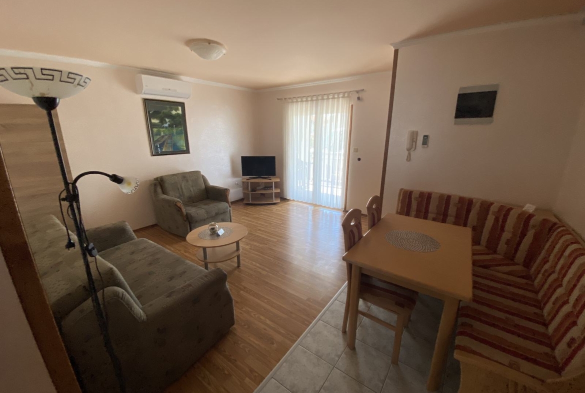 Vir, Kuća s 4 apartmana, Privatni parking, 50 m od mora
