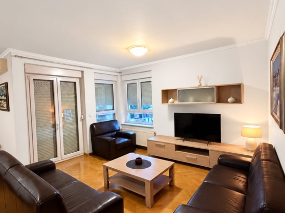 Zagreb, Maksimir, Trosoban stan, 70 m2, Garaža