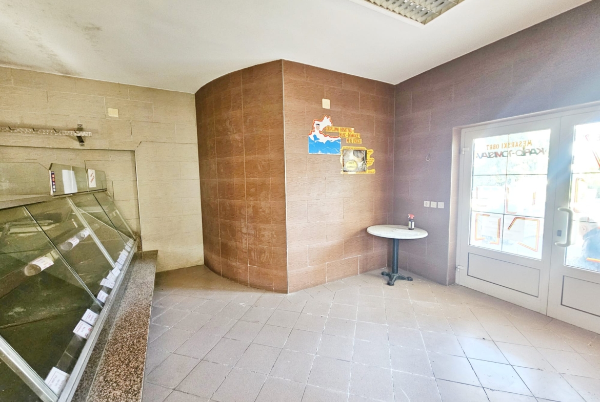 Samobor, Lug Samoborski, Poslovni prostor, 60 m2, Parking