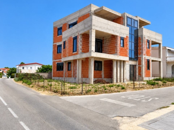 Vir, Projekt s 4 apartmana, 4 parkirna mjesta