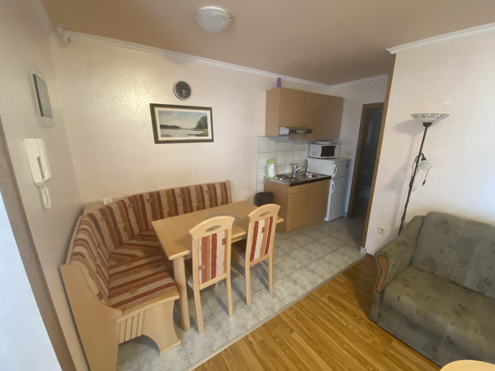 Vir, Kuća s 4 apartmana, Privatni parking, 50 m od mora