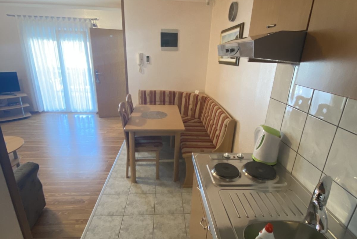 Vir, Kuća s 4 apartmana, Privatni parking, 50 m od mora